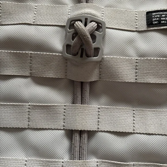 Nike AF-1 Tote Bag Silver Gray Winterized Issue Equipment Zip Laptop Beach Bag - Picture 2 of 11